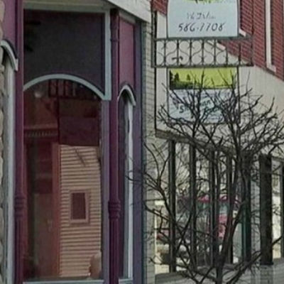 Pizzaria fecha as portas após negar entrega a casal gay e gera repercussão