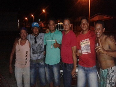Val Fernandes e amigos em sua residência no conjunto pousada dos Ventos