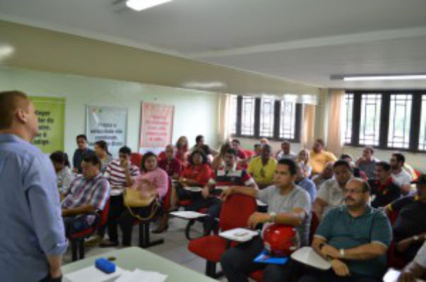 Detran reúne autoescolas para tratar de fiscalização e legislação