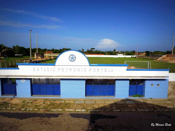Resultado de imagem para estadio petronio portela parnaiba