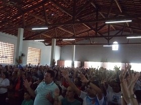 Fiéis lotam Igreja na Missa de Encerramento dos Festejos Santa Ana e São Joaquim 2015.