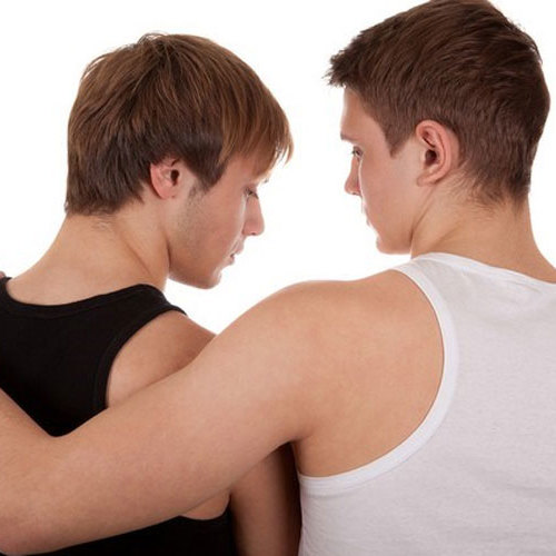 É possivel um homem fazer sexo com outro e não ser gay? Entenda!
