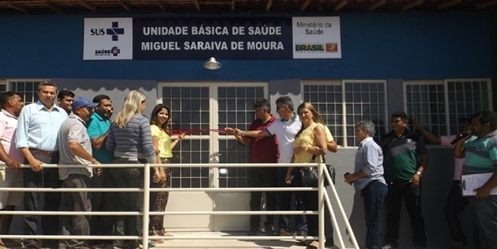 Prefeito Zé Henrique inaugura uma UBS, praça e abastecimento d"água na região do outro lado