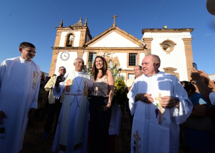 Vice governadora Margarete Coelho participa de procissão em Oeiras