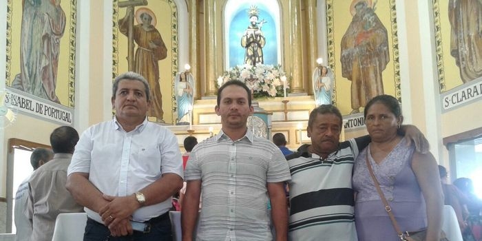 Prefeito Zé Resende vai a Canindé pagar promessa de Campanha.