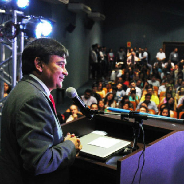 Wellington Dias participa da abertura da Convenção Lojista do Piauí