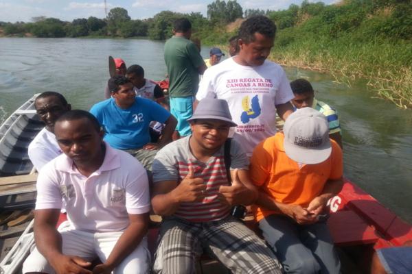 Sindicato dos pescadores realizou mais uma regata de canoas a remo