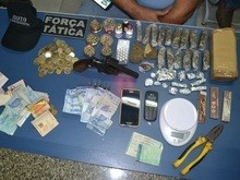 PM apreende quase 1 kg de maconha e prende quatro pessoas em Parnaíba