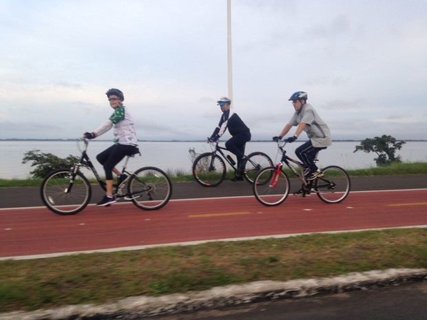 Dilma pedala em porto alegre (Crédito: Reprodução)
