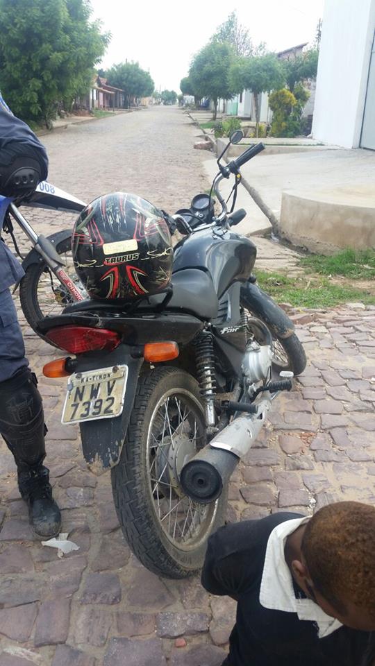 Motocicleta encontrada com acusados (Crédito: Plantão Policial Piauí)