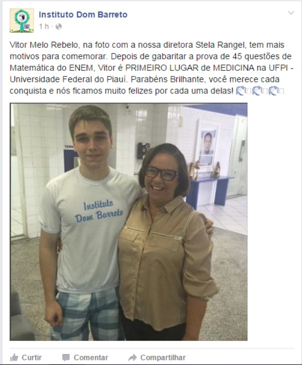 Vitor Melo ao lado da diretora Stela Rangel, do Instituo Dom Barreto