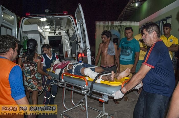 Motociclista fica ferido em acidente (Crédito: Blog do Coveiro)