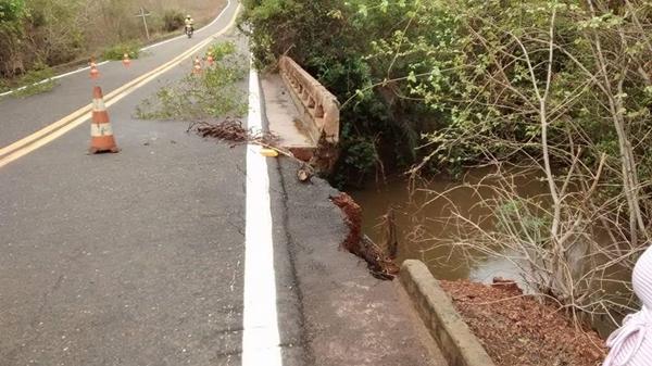 Ponte apresentava rachaduras em estrutura