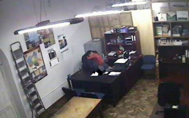 Casal fazendo sexo em sala da sede do governo