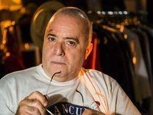 Tony Ramos passa a máquina no cabelo para nova fase de Zé Maria