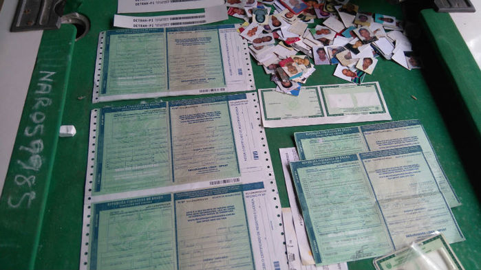 Documentos apreendidos pela polícia