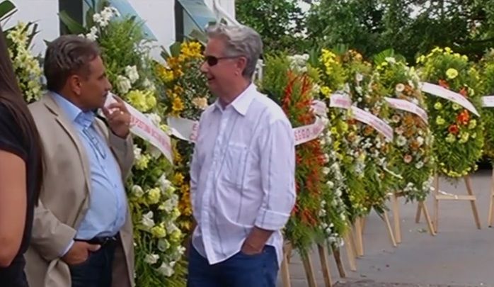 Familiares e amigos se emocionam em enterro (Crédito: Reprodução)