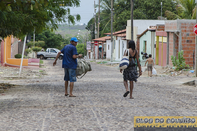 Acusados são retirados da casa (Crédito: Reprodução)