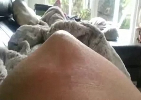 Momento impressionante em que bebê força (Crédito: Reprodução)
