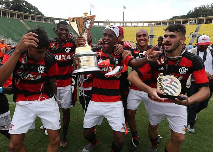 Jogadores eufóricos com a conquista
