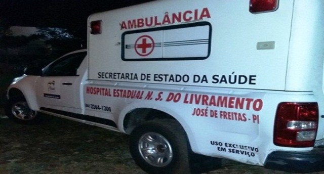 Ambulância envolvida em acidente (Crédito: Reprodução)