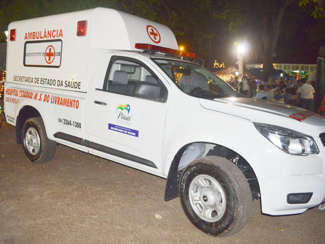 Ambulância envolvida em acidente (Crédito: Reprodução)