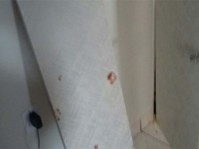 Sangue da vítima marcou imóvel (Crédito: Divulgação )