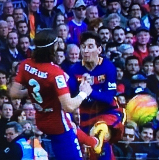 Filipe Luis faz falta forte em Messi (Crédito: Reprodução)