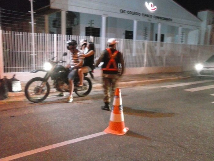 Motoqueiros também foram fiscalizados pela PM