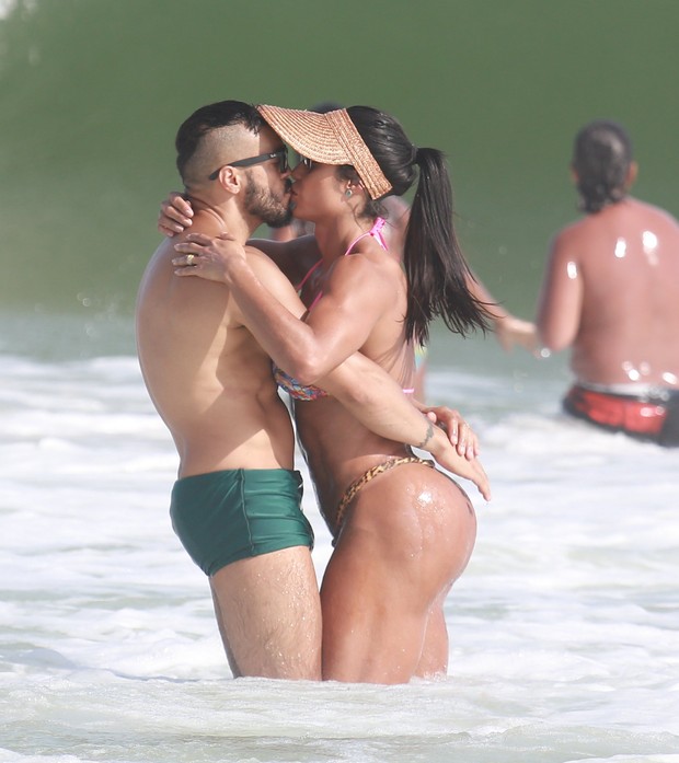 Gracyanne Barbosa e Belo (Crédito: Ag. News)