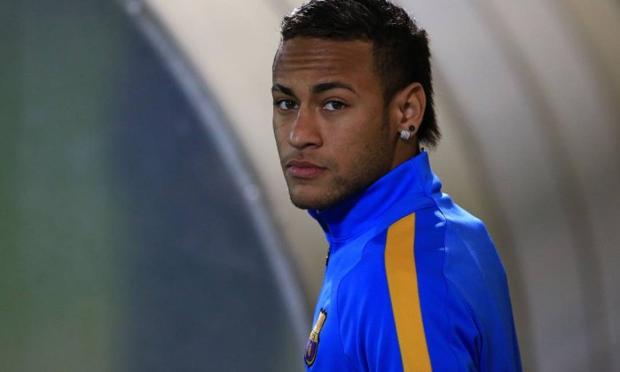 Neymar foi vítima de racismo durante o jogo (Crédito: Reprodução)