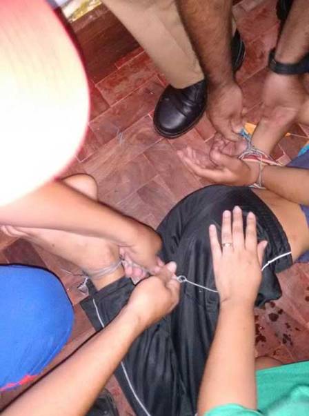 Garoto fica amarrado dentro de casa (Crédito: Reprodução)
