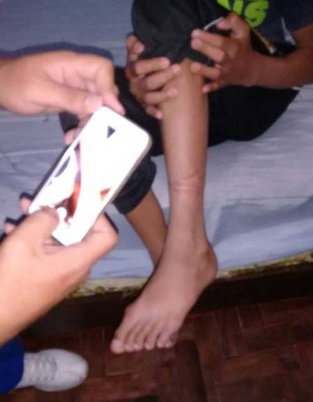 Garoto fica amarrado dentro de casa (Crédito: Reprodução)
