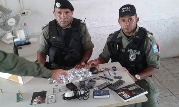 Material apreendido pelos polciiais na boca de fumo no Promorar