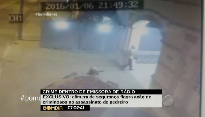 Operador de áudio entra no local com medo dos bandidos (Crédito: Reprodução/TV Meio Norte)