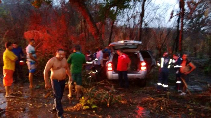 Idoso fica preso às ferragens após sofrer grave acidente na BR-343