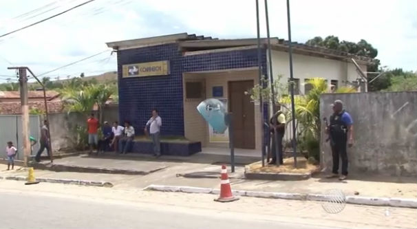 Gerente é assassinado e assaltante morto em assalto aos Correios