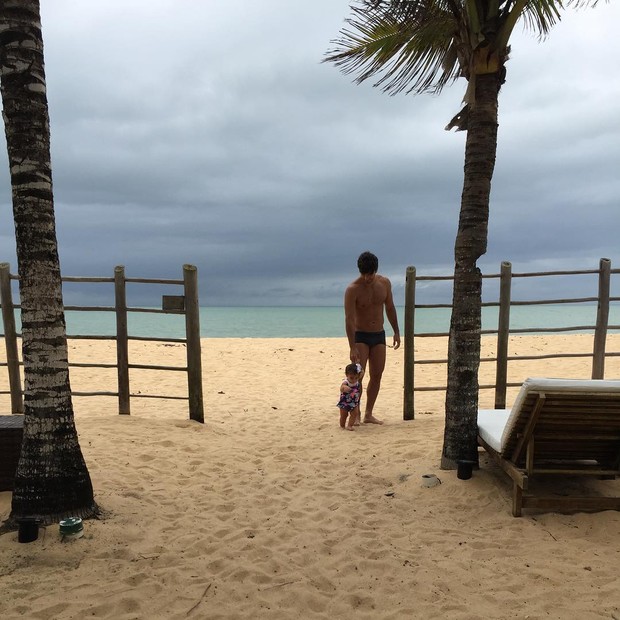 Hugo Moura, e a filha, Maria Flor. (Crédito: Reprodução/ Instagram)