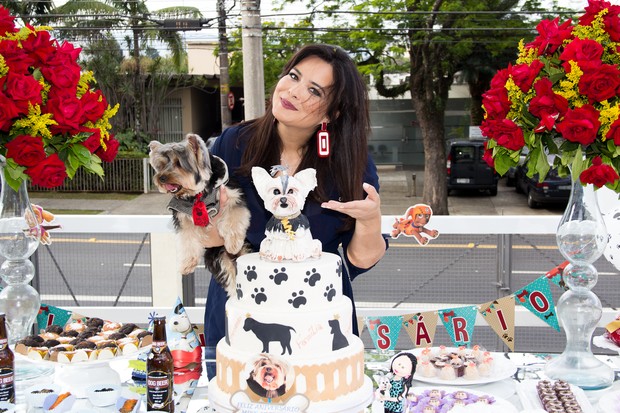 Geisy Arruda fez festa para seu cachorro (Crédito: Ego)