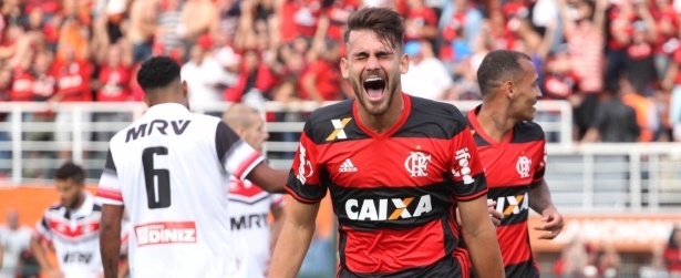 Flamengo derrota o Santa Cruz e mantém perseguição ao líder