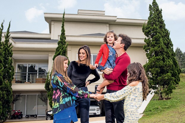 Rodrigo Faro e a família (Crédito: Guilherme Zauith/Ed Globo)