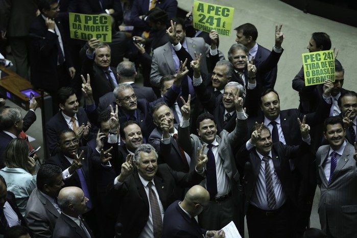 Aprovação da PEC 241 (Crédito: Reprodução)