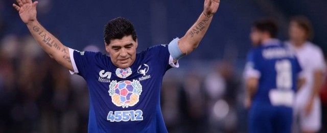 Maradona coloca Neymar no mesmo patamar de Messi e Cristiano