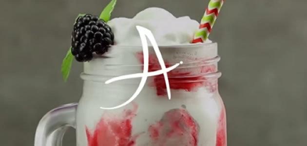 Conheça o refrigerante de amora com sorvete. Receita!