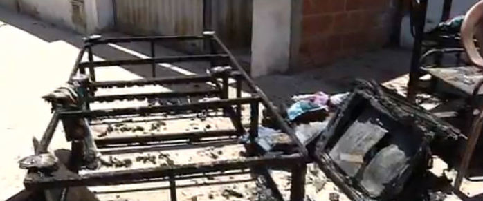 Moveis destruídos após o incêndio (Crédito: Rede Meio Norte)