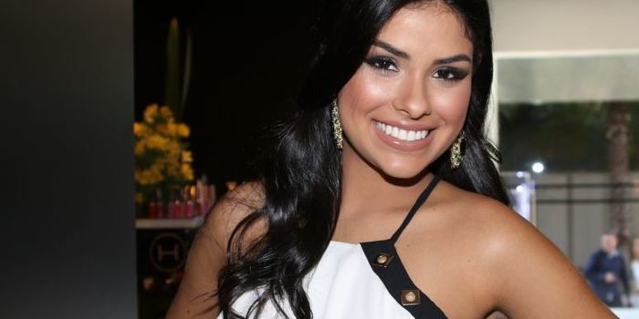 Ex-BBB Munik coloca silicon e faz lipoaspiração nas axilas