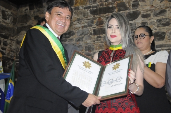 Delegada Anamelka Cadena em Solenidade de Outorga do Mérito da Renascença em Parnaíba