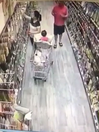 Homem tenta sequestrar criança em supermercado