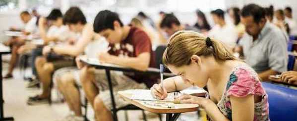 11 concursos abrem inscrições com salários de até R$ 12,7 mil