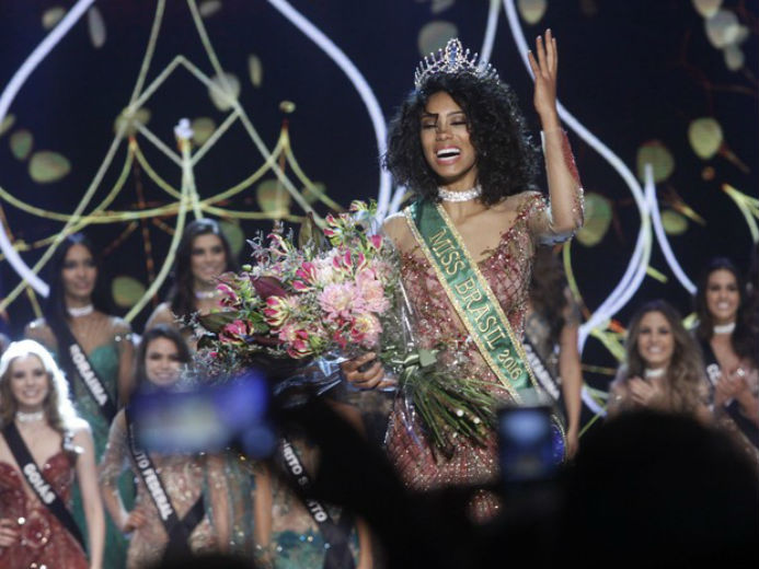 Raissa Santana é eleita Missa Brasil 2016